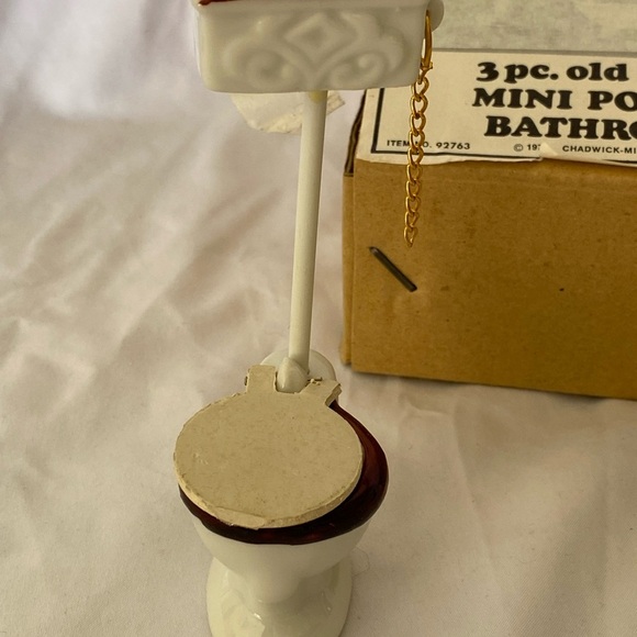 Mini Porcelain Bathroom Set - White - Picture 3 of 5